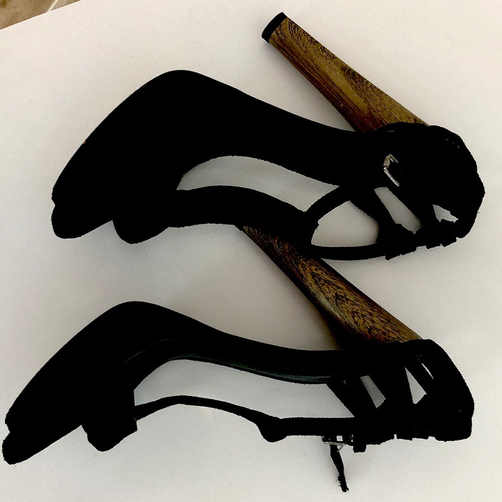 Max Azria - Picture 7 of 7